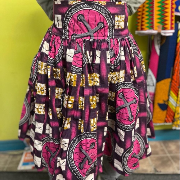 Skirts - Picture 3 of 4